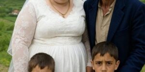 Elif’in yüreği burkulsa da pes etmedi.