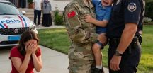 Kalabalık bir aile mangal partisinde,
