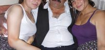 İki genç k’ız olarak köyün ağasına ku ma olarak gittik bizden ilk istediği şey.